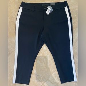 NWT torrid ankle cropped trouser